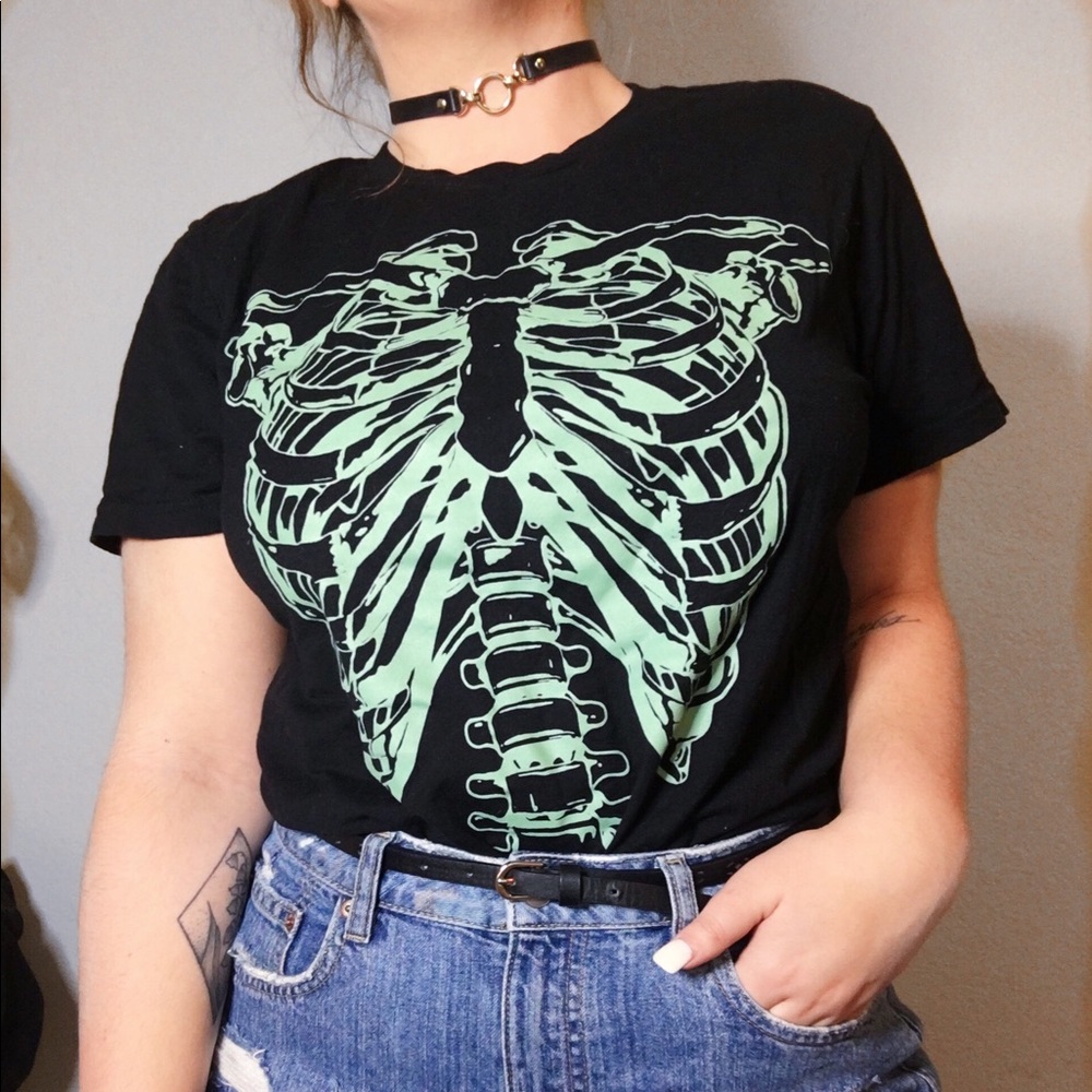 Hot Topic Skeleton Tee